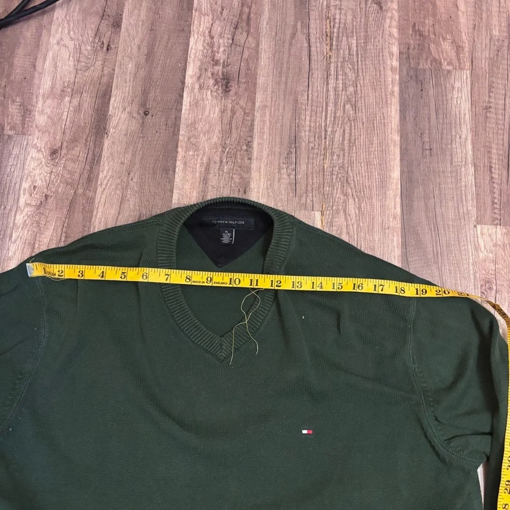 Tommy Hilfiger Men's Deep Green V-Neck Sweater - Picture 4 of 4